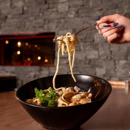 Hotel-Resto-Bar Le Journel Saint-Joseph-de-Beauce Ngoại thất bức ảnh